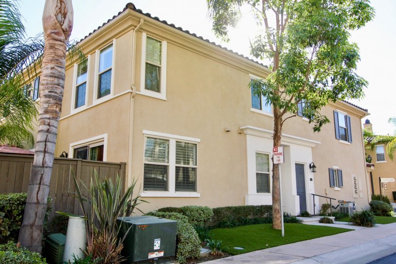 Bungalows at Escala Condos, Lofts & Townhomes For Sale Bungalows at