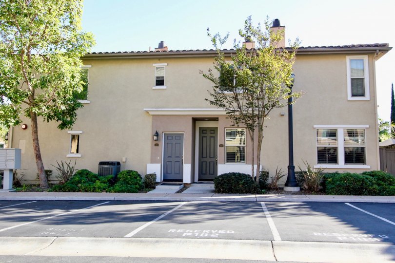 Bungalows at Escala Condos, Lofts & Townhomes For Sale Bungalows at