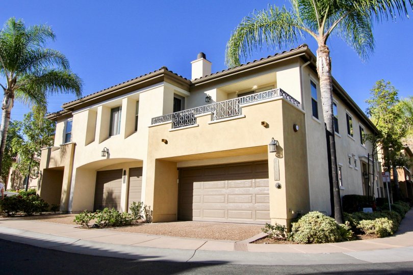 Bungalows at Escala Condos, Lofts & Townhomes For Sale Bungalows at