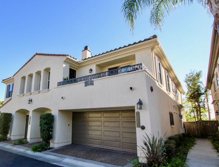 Bungalows at Escala Condos, Lofts & Townhomes For Sale Bungalows at