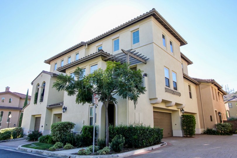 Verandas at Escala Condos, Lofts & Townhomes For Sale Verandas at