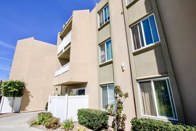 Suncrest Villas Condos, Lofts & Townhomes For Sale Suncrest Villas