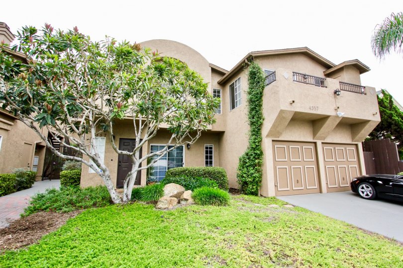 Desert Knoll Condos, Lofts & Townhomes For Sale Desert Knoll Real