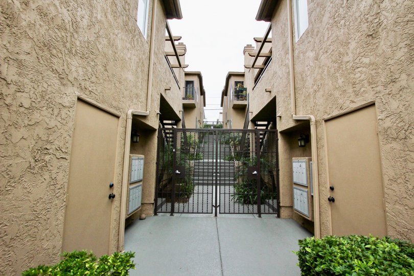 Desert Knoll Condos, Lofts & Townhomes For Sale Desert Knoll Real