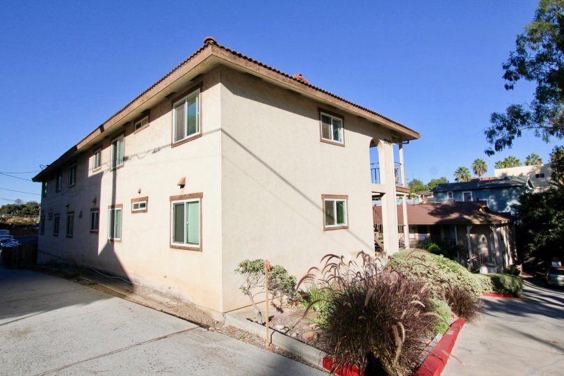 Robinson Street Condos, Lofts & Townhomes For Sale Robinson Street