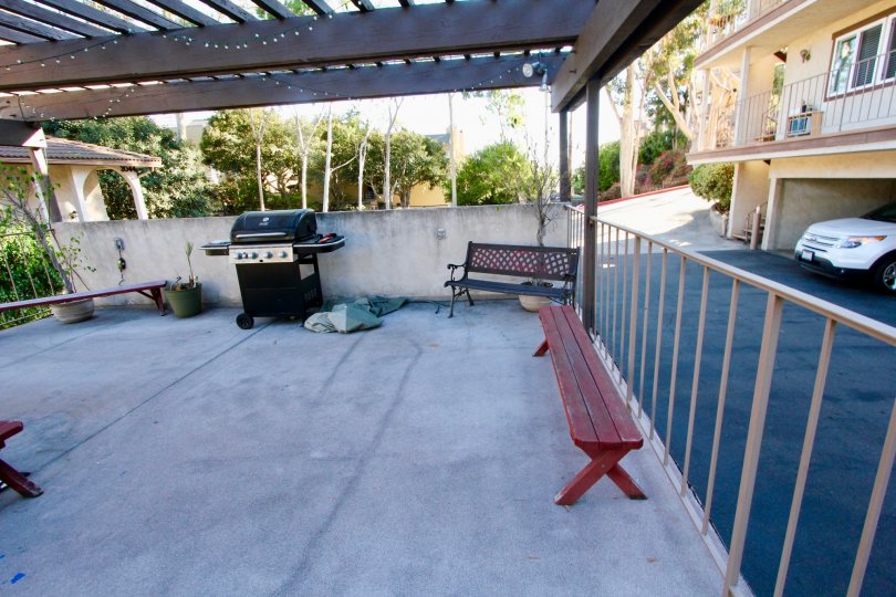 Robinson Street Condos, Lofts & Townhomes For Sale Robinson Street