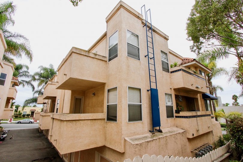 Uptown Villas Condos, Lofts & Townhomes For Sale Uptown Villas Real