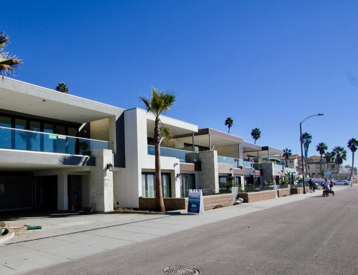 700 South Strand Condos, Lofts & Townhomes For Sale 700 South Strand