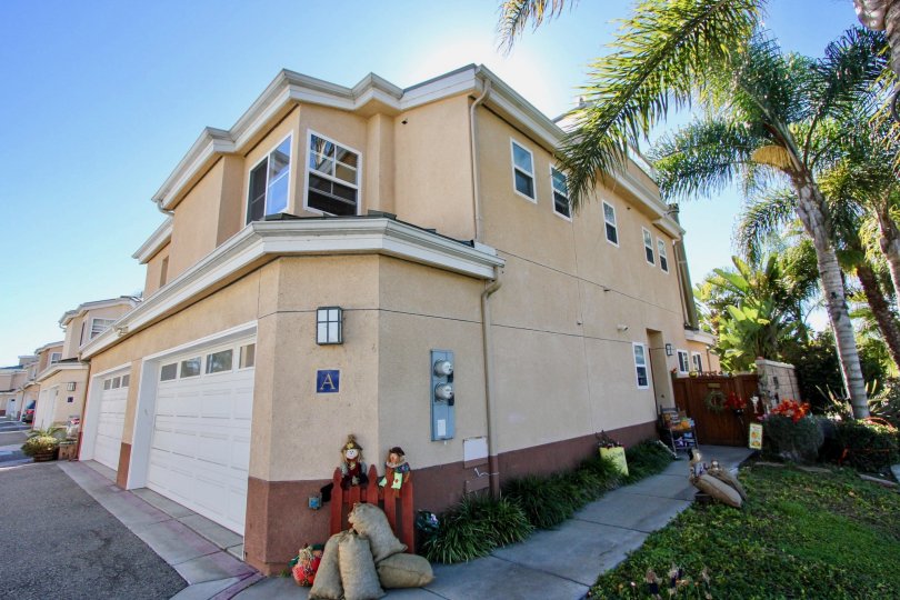 Eaton Court Condos, Lofts & Townhomes For Sale Eaton Court Real