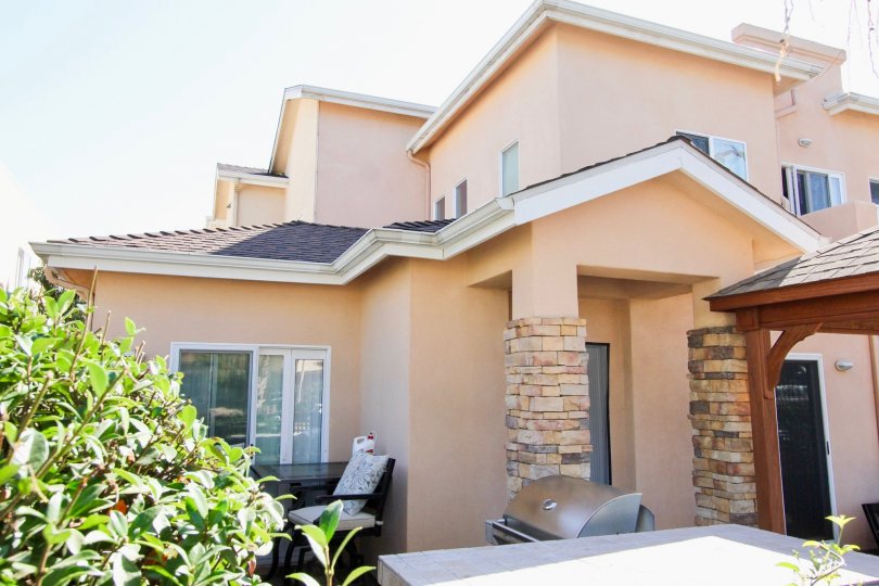 Diamond and Lamont Condos, Lofts & Townhomes For Sale Diamond and