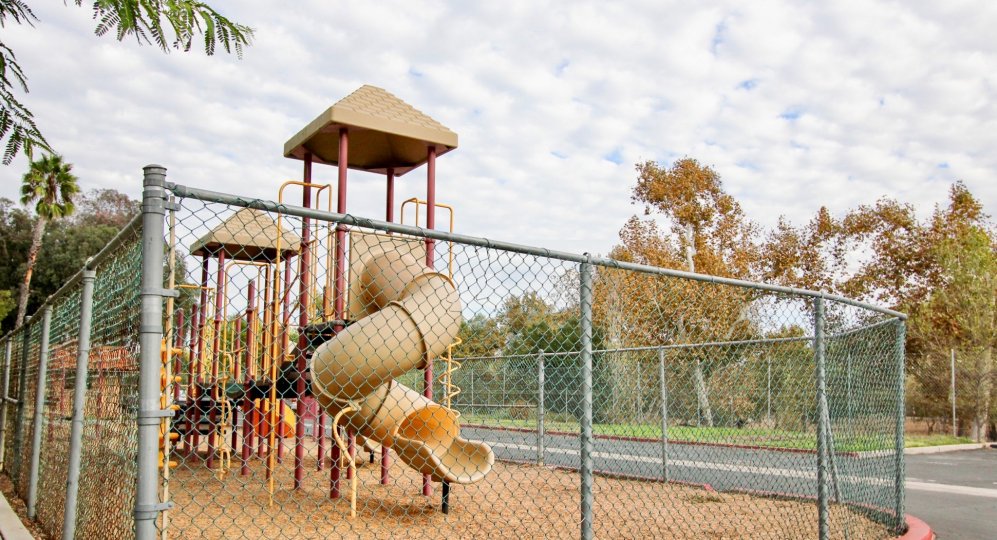 Carlton Country Club Villas Condos, Lofts & Townhomes For Sale