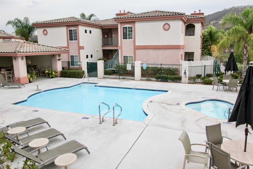 Pointe Lakeview Condos, Lofts & Townhomes For Sale Pointe Lakeview